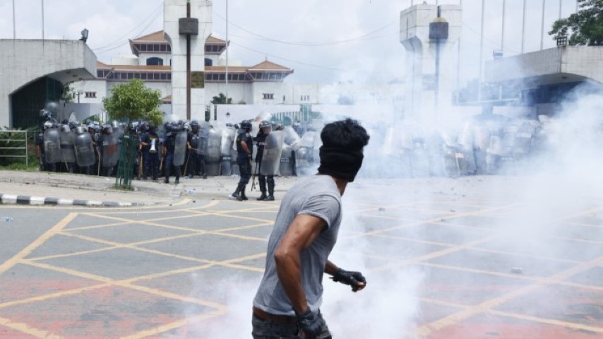 জেন জি’দের আন্দোলনে উত্তাল নেপাল, রাজধানীতে কারফিউ